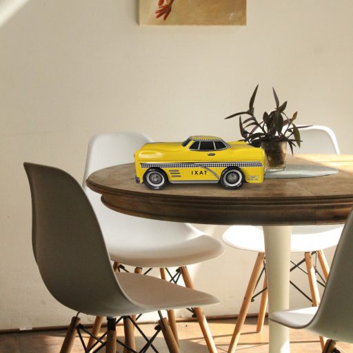 Klasszikus amerikai sárga taxi, sütis doboz