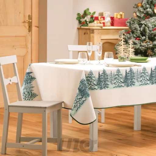 Winter Forest fenyő mintás szennytaszító asztalterítő, XL-es, 150x240 cm