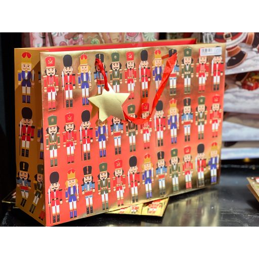 Diótörős, arany színű ajándéktasak, S-es, 24x18 cm